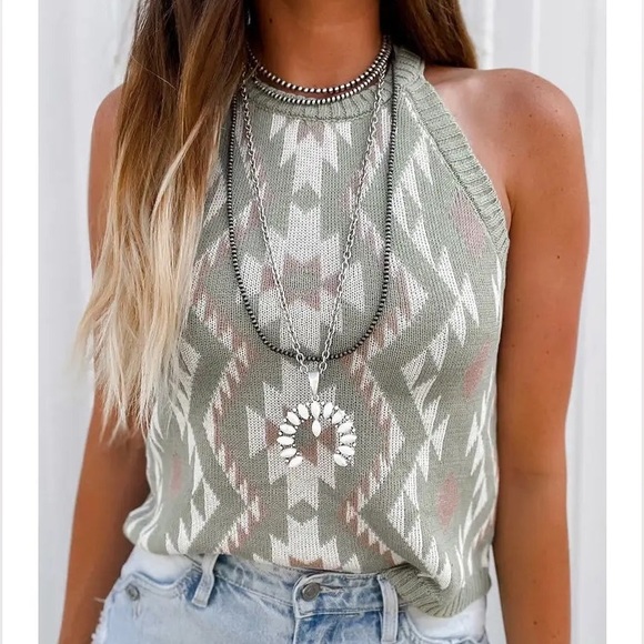 Tops - NWT Aztec Outing Crewneck Sweater Tank